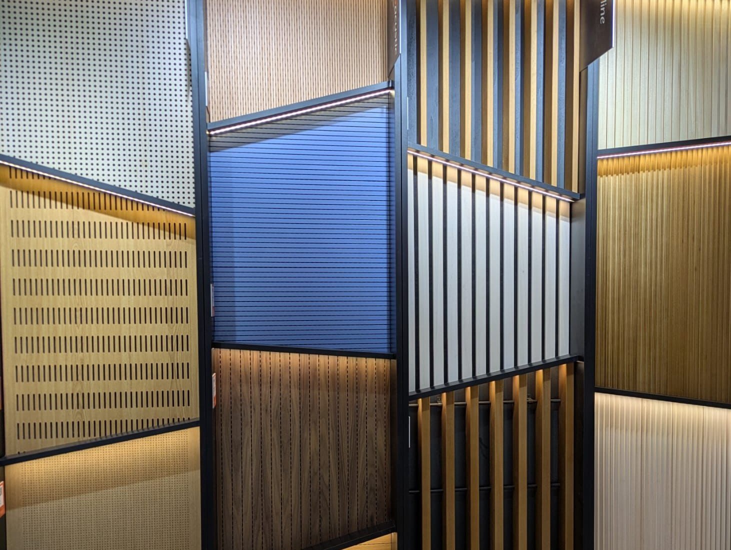 SPIGO triunfa en Big 5 Construct Saudí con su sorprendente stand de soluciones acústicas en madera